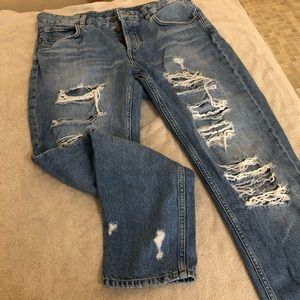 H&M Distressed Boyfriend Jean